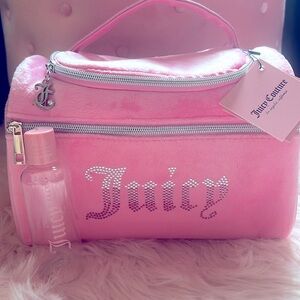 🩷🍒Juicy couture pink velour bling cosmetic bag